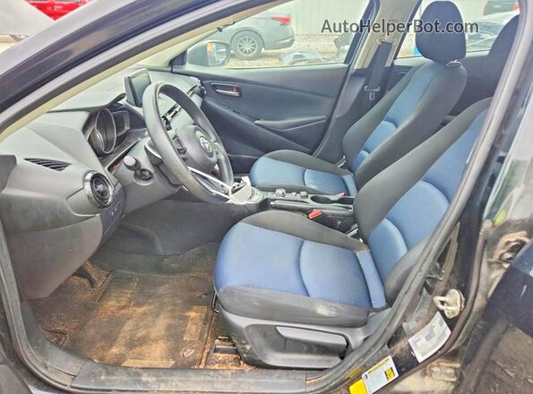 3MYDLBYV1KY516107 2019 TOYOTA YARIS Black Вид панелі приладів