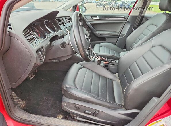 3VWC17AUXHM500905 2017 VOLKSWAGEN GOLF Красный Вид панели приборов