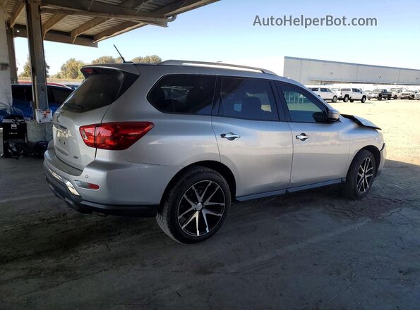 5N1DR2MN2HC661723 2017 NISSAN PATHFINDER Silver Передня права чверть