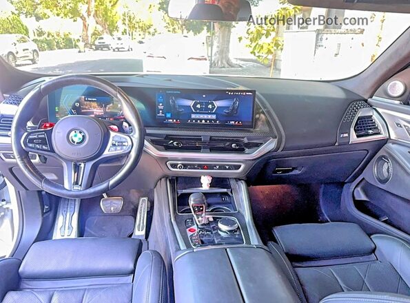5YM23CS02R9U56161 2024 BMW OTHER White Widok tylnych siedzeń