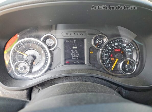 1C6SRFNT4KN662777 2019 RAM 1500 White Widok tylnych siedzeń