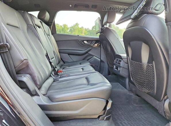 WA1VAAF78HD052763 2017 AUDI Q7 Black Vista del compartimento del motor