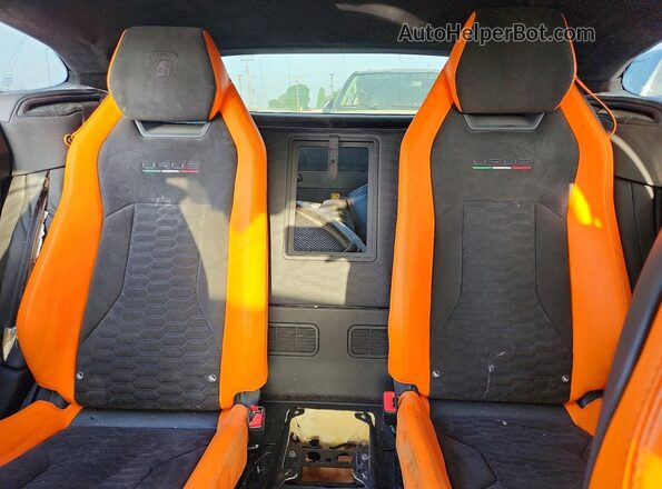 ZPBUA1ZL2NLA21237 2022 LAMBORGHINI URUS Оранжевый Вид задней части салона