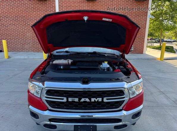 1C6RREBG8PN592935 2023 RAM 1500 Red Vista del salpicadero
