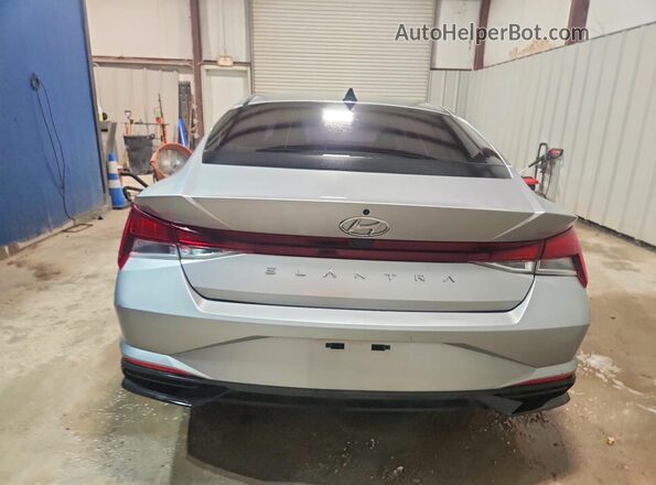 5NPLL4AG4MH016024 2021 HYUNDAI ELANTRA Серебряный Вид салона спереди