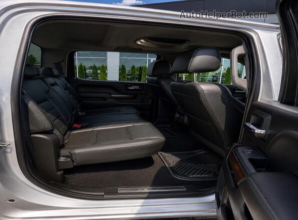 1GT42YEY3JF193722 2018 GMC SIERRA Silver Front interior view