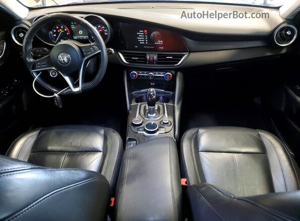 ZARFAEDN8H7558407 2017 ALFA ROMEO GIULIA Maroon Widok zestawu wskaźników
