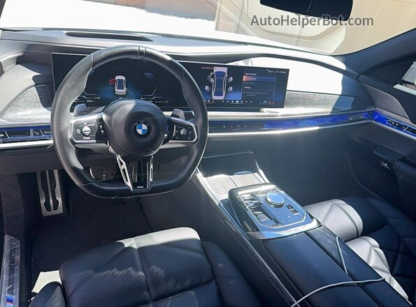 WBA23EH08RCP73339 2024 BMW 7 SERIES White Vista de los asientos traseros