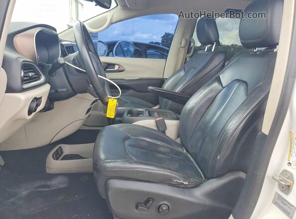 2C4RC1BG5HR739302 2017 CHRYSLER PACIFICA White Առջևի վահանակի տեսք