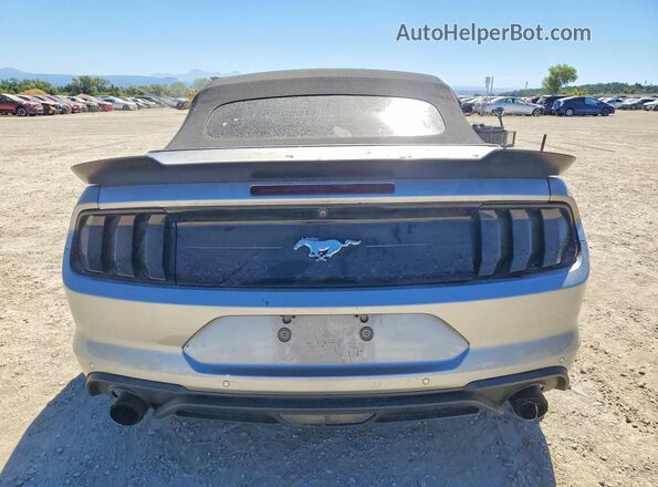 1FATP8UH3M5101698 2021 FORD MUSTANG Silver Vista interior delantera