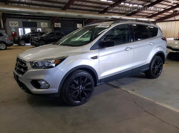 1FMCU9GDXJUB01163 2018 FORD ESCAPE Серебряный Задняя левая четверть