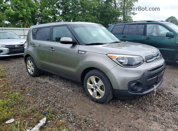 KNDJN2A27H7496256 2017 KIA SOUL Gray Widok z przodu