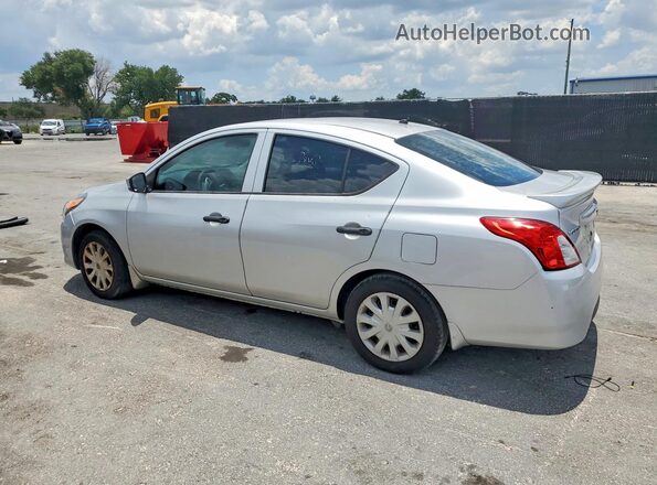 3N1CN7APXJL824887 2018 NISSAN VERSA Silver Rear right