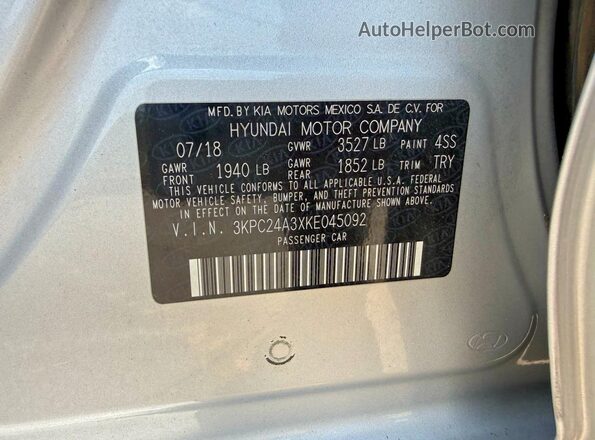 3KPC24A3XKE045092 2019 HYUNDAI ACCENT Silver Rear interior view