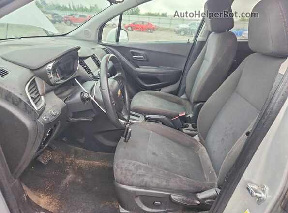 KL7CJNSB6MB350682 2021 CHEVROLET TRAX Silver Widok wnętrza z przodu