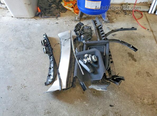 5UXKR0C53JL075909 2018 BMW X5 Black 360 interior view