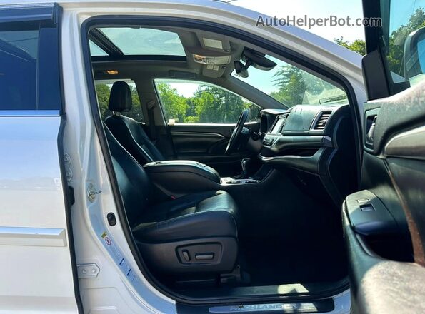 5TDDZRFH9JS890764 2018 TOYOTA HIGHLANDER White Vista de los asientos traseros