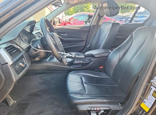WBA8E5G5XJNU47102 2018 BMW 3 SERIES Black Vista del salpicadero