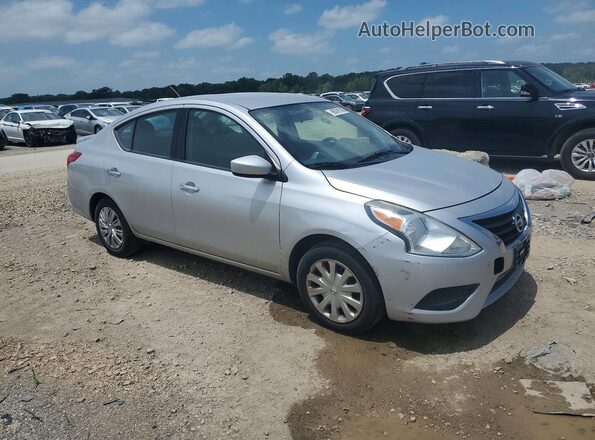 3N1CN7AP9GL856108 2016 NISSAN VERSA Gray Front view