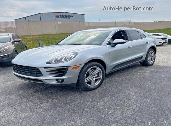 WP1AB2A56HLB10242 2017 PORSCHE MACAN Silver Rear right