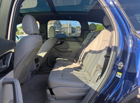 WA1LXAF72MD014929 2021 AUDI Q7 Синий Вид салона спереди