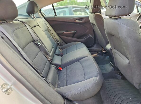 1G1BE5SM9J7117858 2018 CHEVROLET CRUZE Silver Widok wnętrza z tyłu
