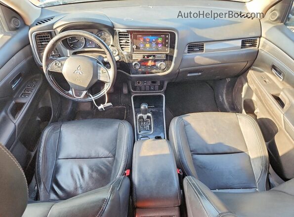 JA4AZ3A36KZ036188 2019 MITSUBISHI OUTLANDER Белый Вид щитка приборов