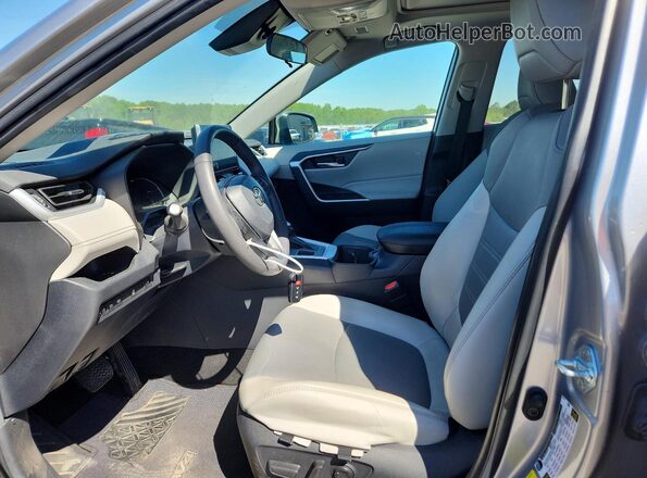 2T3A1RFV1PC357249 2023 TOYOTA RAV4 Silver Dashboard view