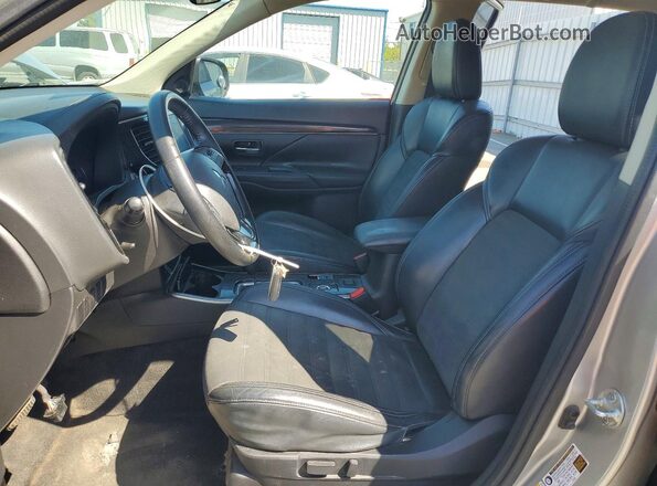 JA4AZ3A30KZ021685 2019 MITSUBISHI OUTLANDER Серебряный Вид панели приборов
