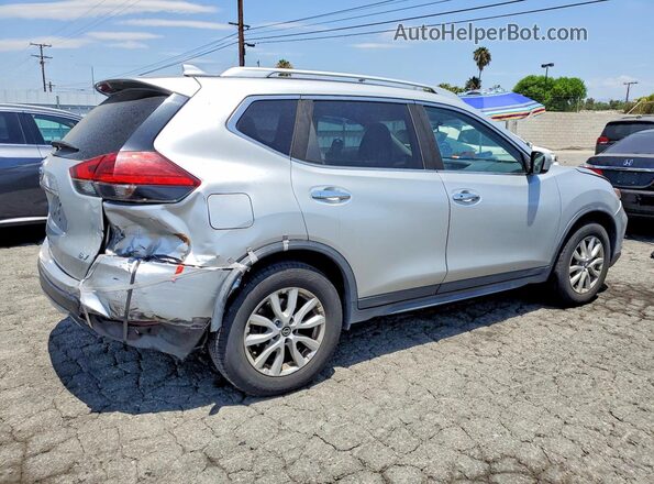 JN8AT2MT8HW396011 2017 NISSAN ROGUE Silver Front right