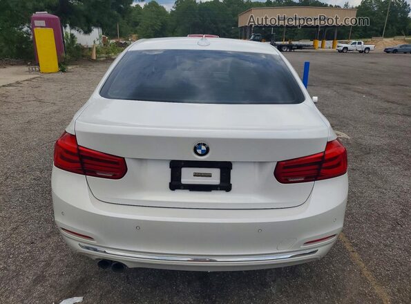 WBA8B9G37HNU52699 2017 BMW 3 SERIES Белый Вид салона спереди