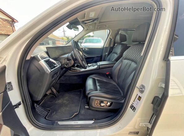 5UX23EM0XS9X97121 2025 BMW X7 White Вид наклейки з VIN-кодом