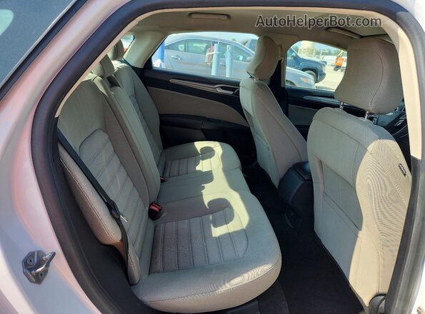 3FA6P0UU3JR141834 2018 FORD FUSION Белый Вид задней части салона