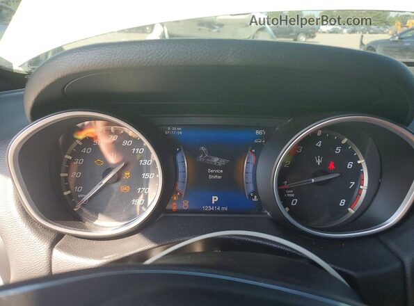 ZN661XUA9HX257839 2017 MASERATI LEVANTE White Вид задніх сидінь