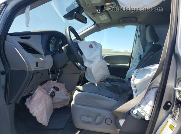 5TDKZ3DCXLS054458 2020 TOYOTA SIENNA Silver Vista del salpicadero