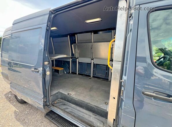 WD4PF1CDXKP149520 2019 MERCEDES-BENZ SPRINTER Синий Вид салона спереди