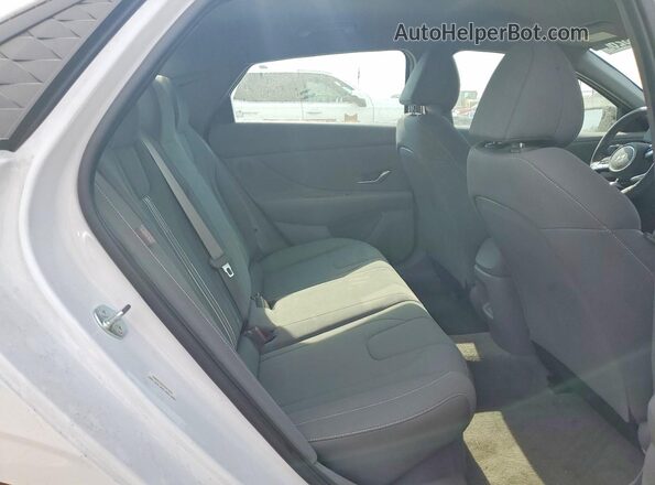 KMHLM4DJ2SU166684 2025 HYUNDAI ELANTRA White Սալոնի հետևի տեսք