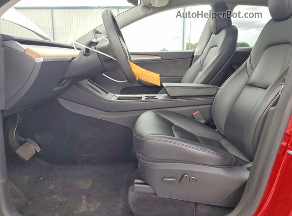 7SAYGDEE0RA233661 2024 TESLA MODEL Y Red Dashboard view