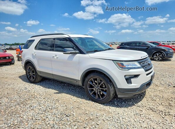 1FM5K7D8XJGC69104 2018 FORD EXPLORER Белый Вид спереди