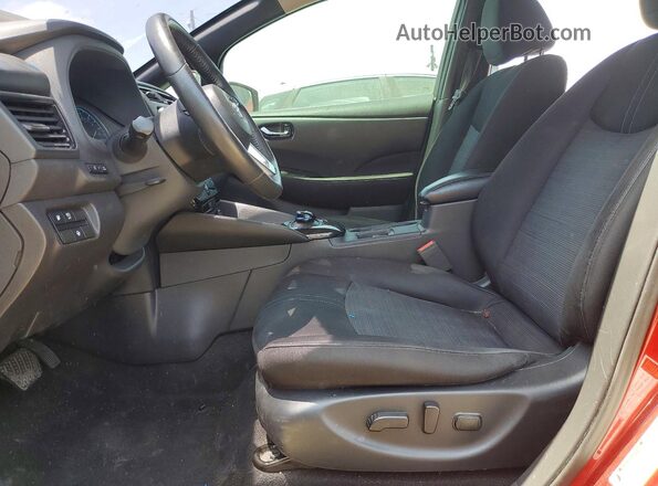 1N4AZ1CP5JC310451 2018 NISSAN LEAF Red Dashboard view