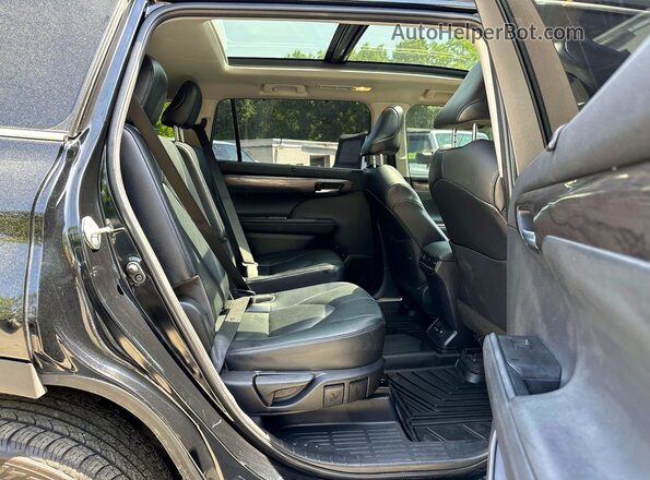 5TDKDRAH8PS508181 2023 TOYOTA HIGHLANDER Black Rear seats view