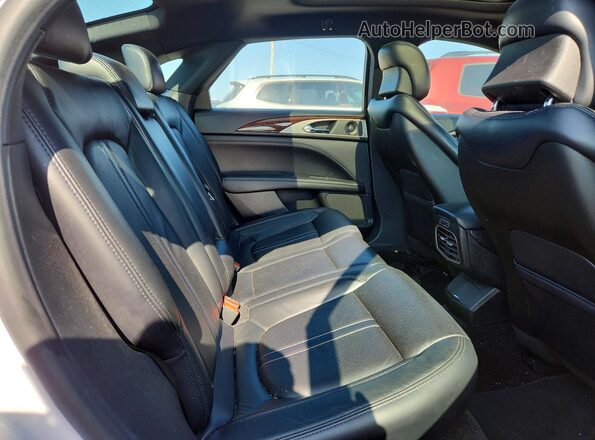 3LN6L5F93JR607768 2018 LINCOLN MKZ White Vista interior trasera