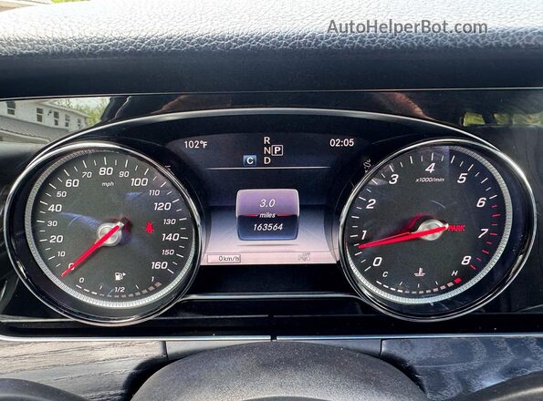 WDDZF4KB8JA356550 2018 MERCEDES-BENZ E Black Vista del salpicadero