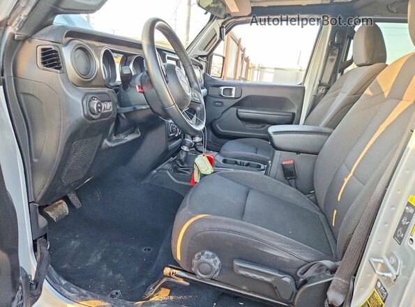 1C6HJTAGXNL138672 2022 JEEP GLADIATOR Silver Вид панелі приладів