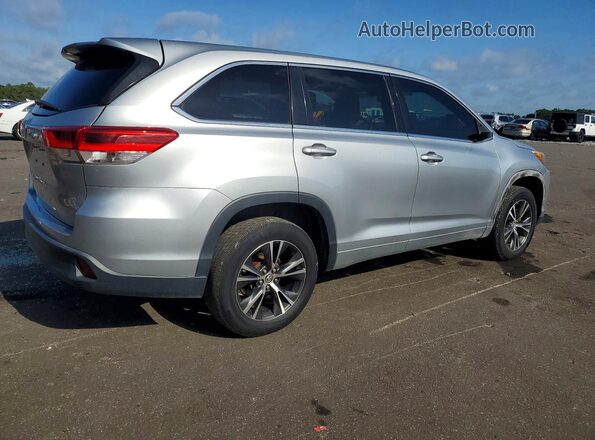 5TDZZRFHXJS243165 2018 TOYOTA HIGHLANDER Silver Delantero derecho