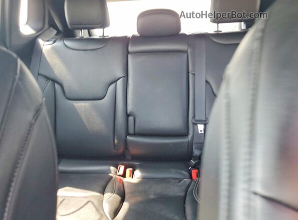 3C4NJDCN9TT187652 2026 JEEP COMPASS White Вид задньої частини салону