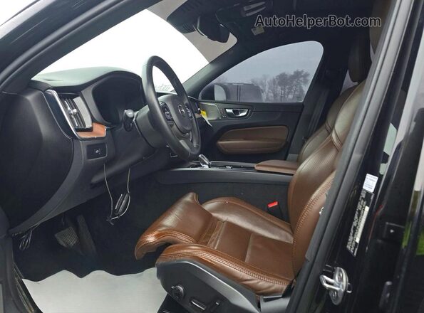 YV4L12RM5R1801281 2024 VOLVO XC60 Black Вид задньої частини салону