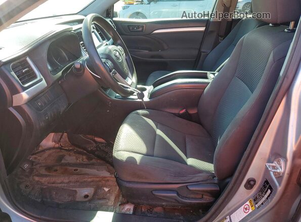 5TDZZRFHXJS243165 2018 TOYOTA HIGHLANDER Silver Vista del salpicadero