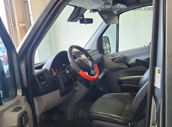 8BRPE7CD5JE158134 2018 MERCEDES-BENZ SPRINTER Gray Widok wnętrza z tyłu