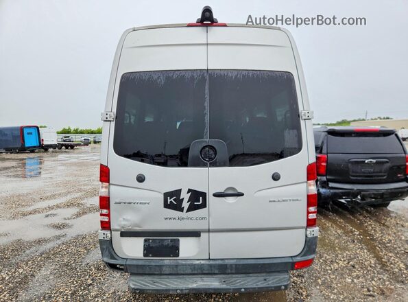 8BRPE8DD6GE122031 2016 MERCEDES-BENZ SPRINTER Silver Widok wnętrza z przodu